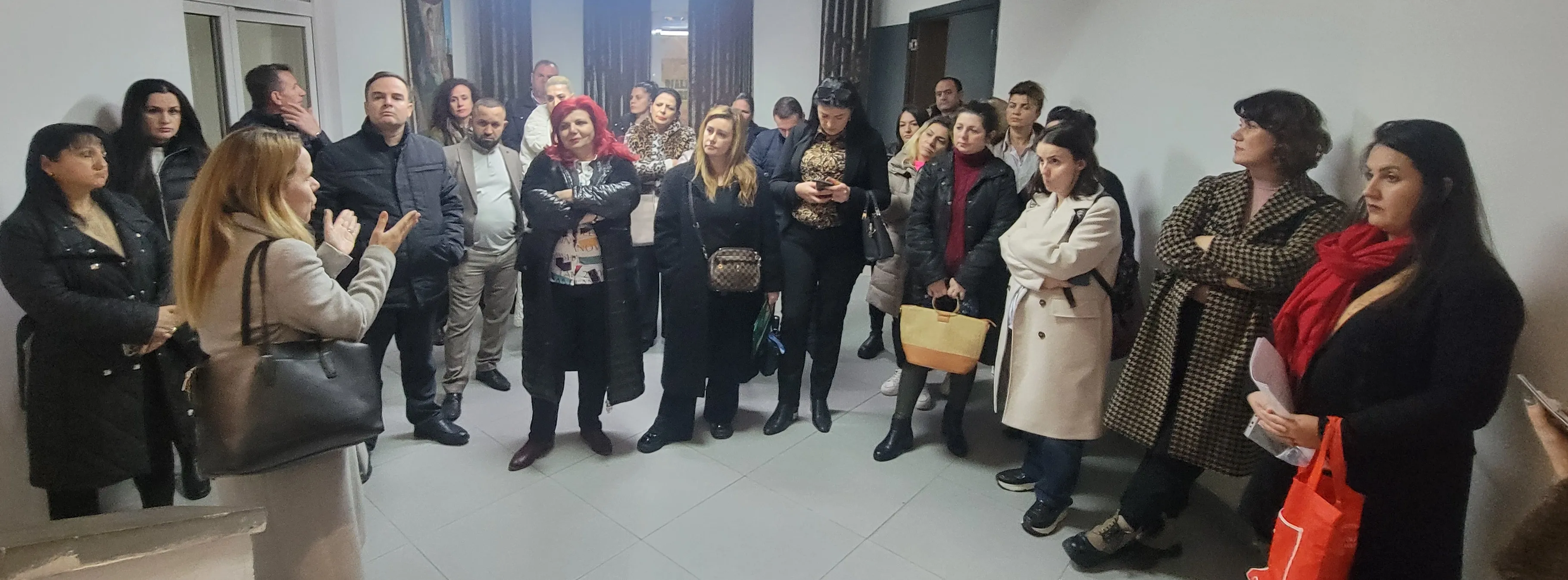Pjesëmarrës në mbledhjen e Këshillit